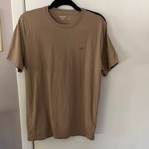 Hollister Men's Classic Brown Tee